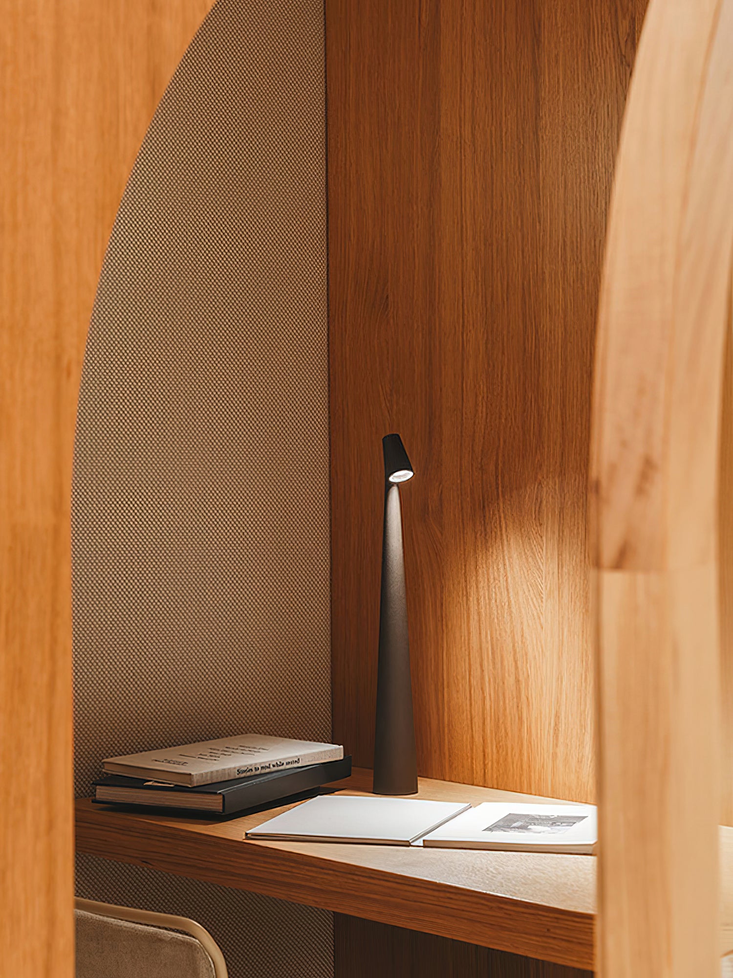 アフリカ ポータブル テーブル ランプ