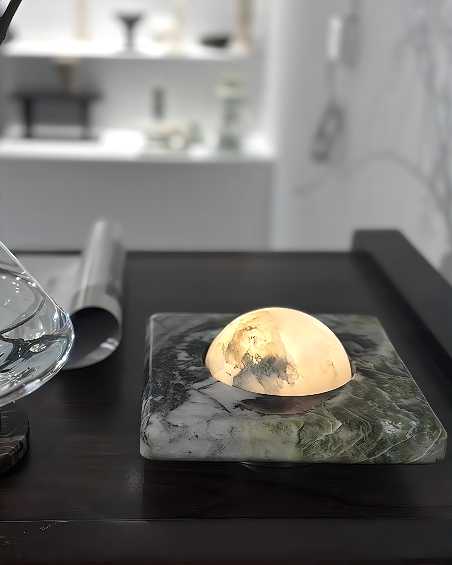 Eaton Table Lamp (built-in battery)