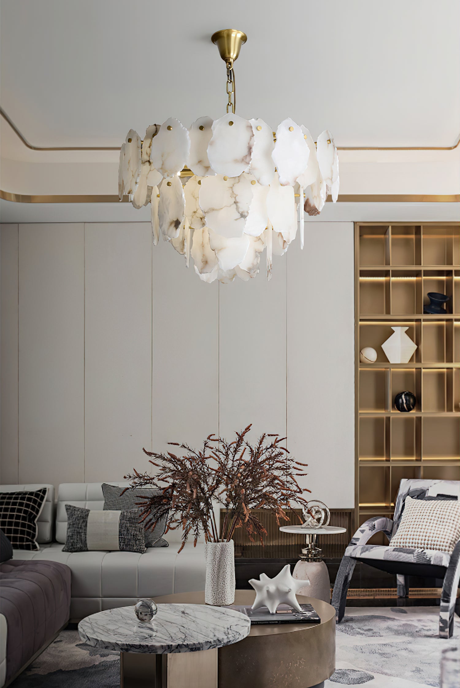 三日月形のアラバスターシャンデリア