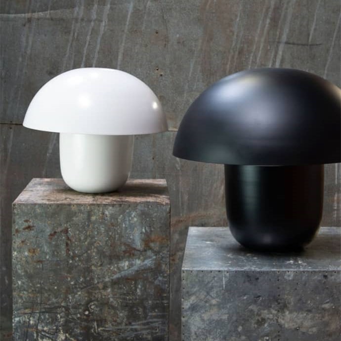 カール・ヨハン マッシュルーム テーブルランプ