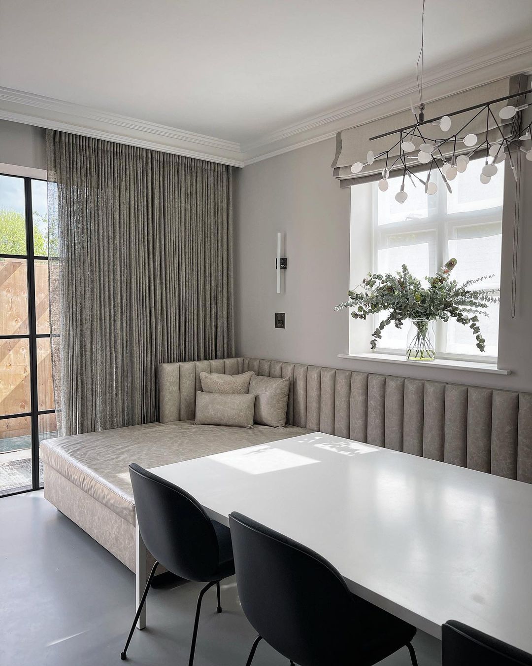 ヘラクレウム ブラック シャンデリア