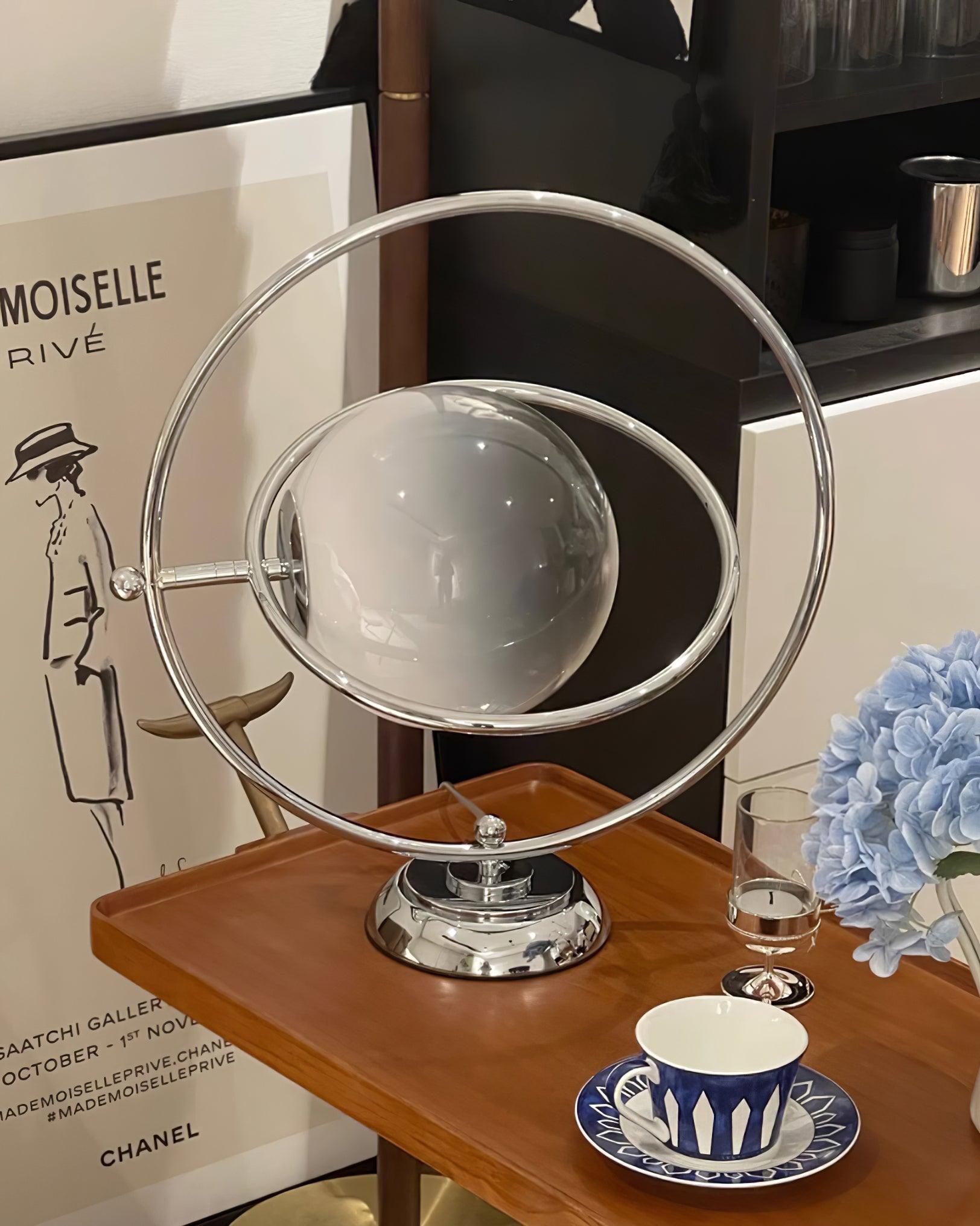 回転する惑星テーブルランプ