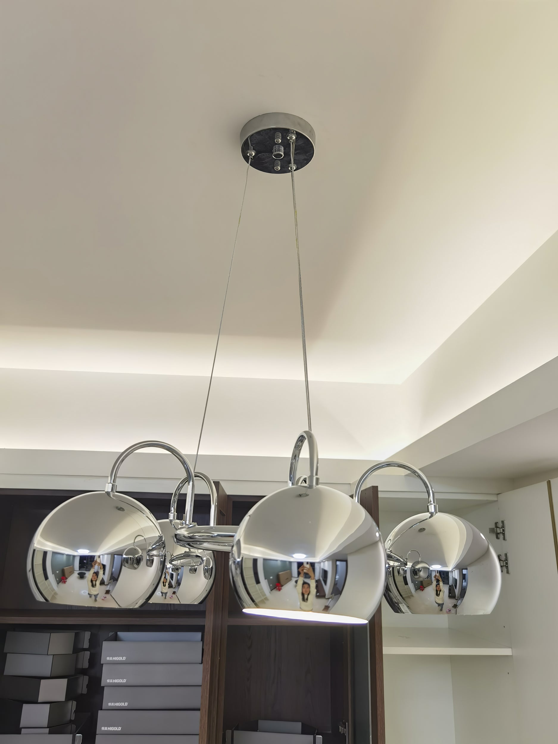 目玉シャンデリア