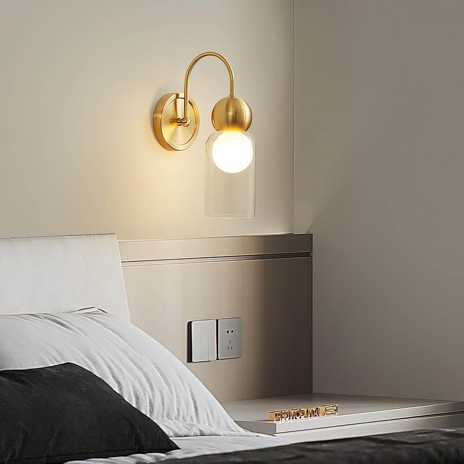 Larkson Wall Light