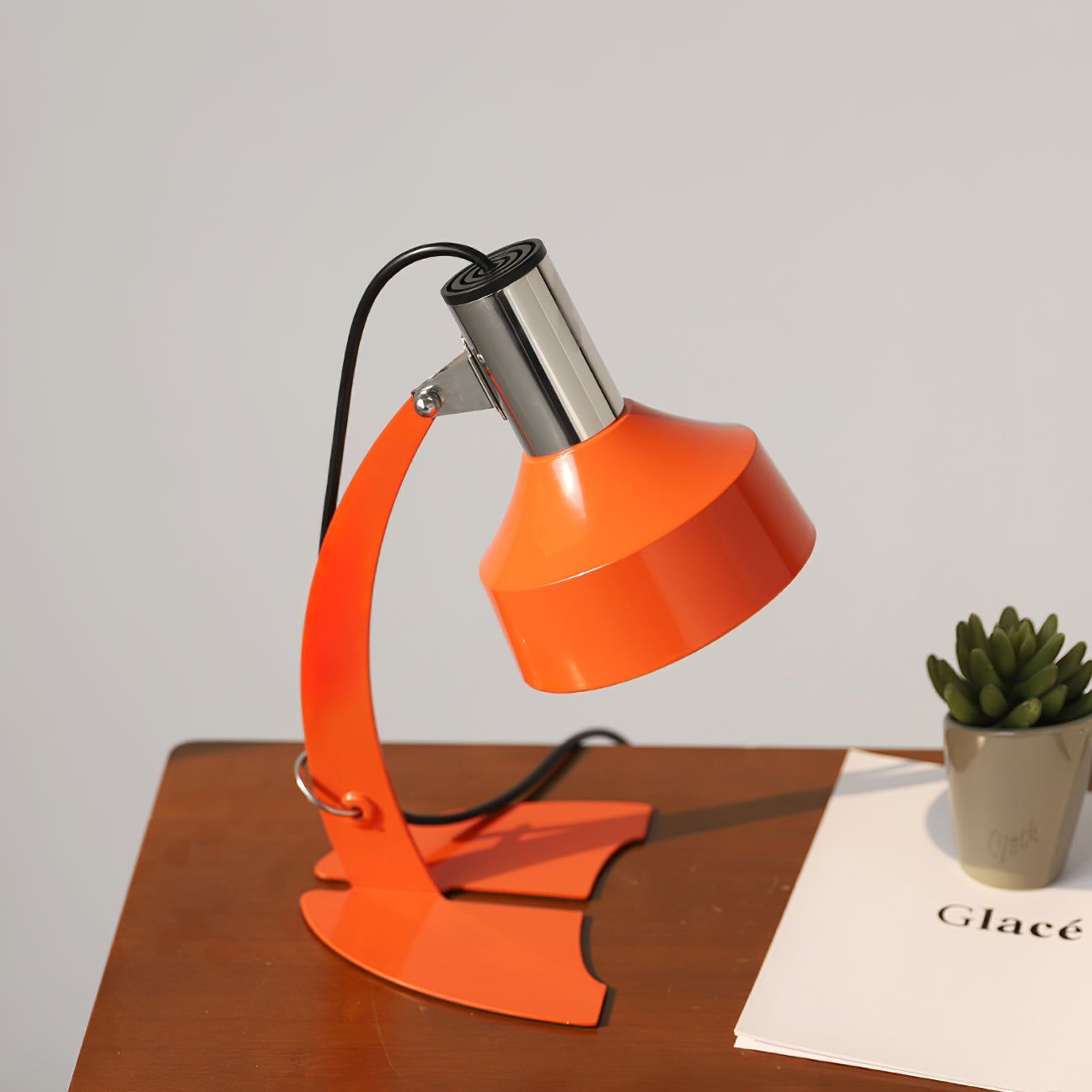 Flash Table Lamp
