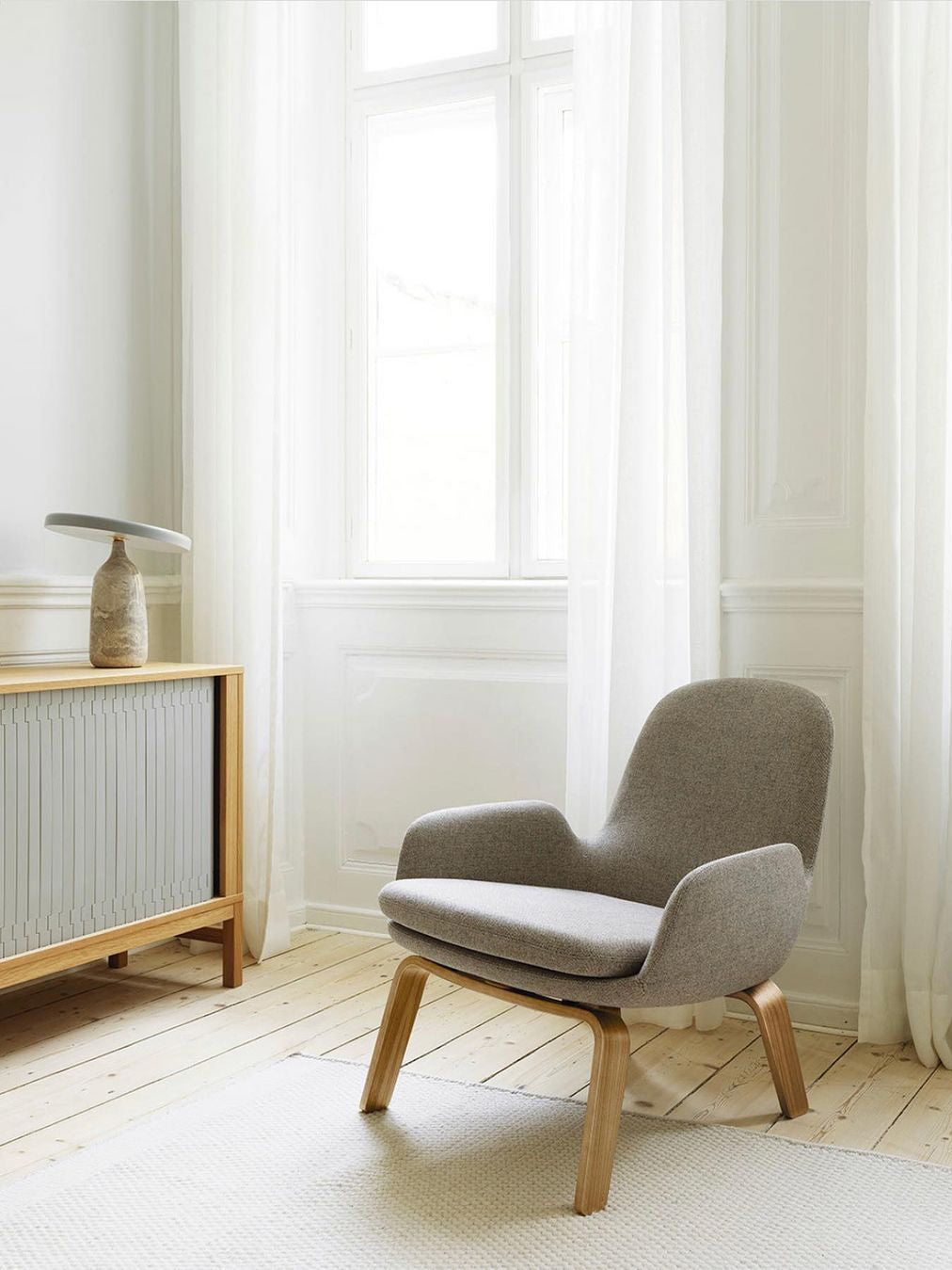 エディ テーブルランプ