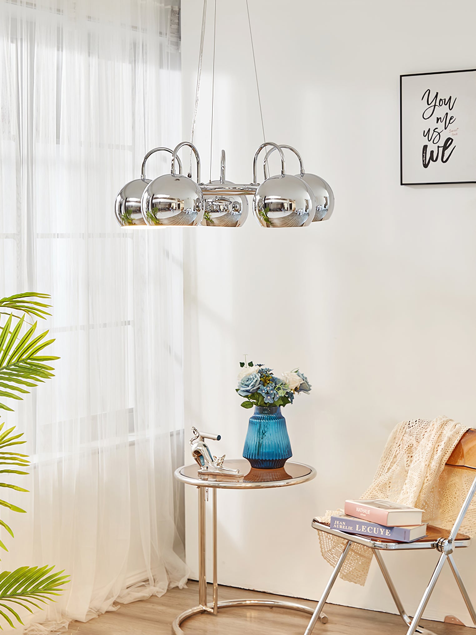 目玉シャンデリア