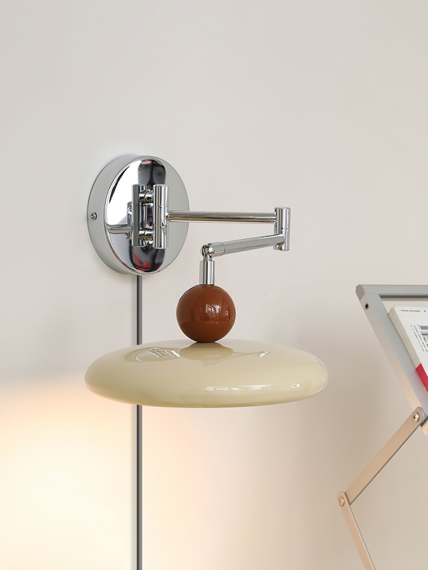 Lola プラグインウォールランプ