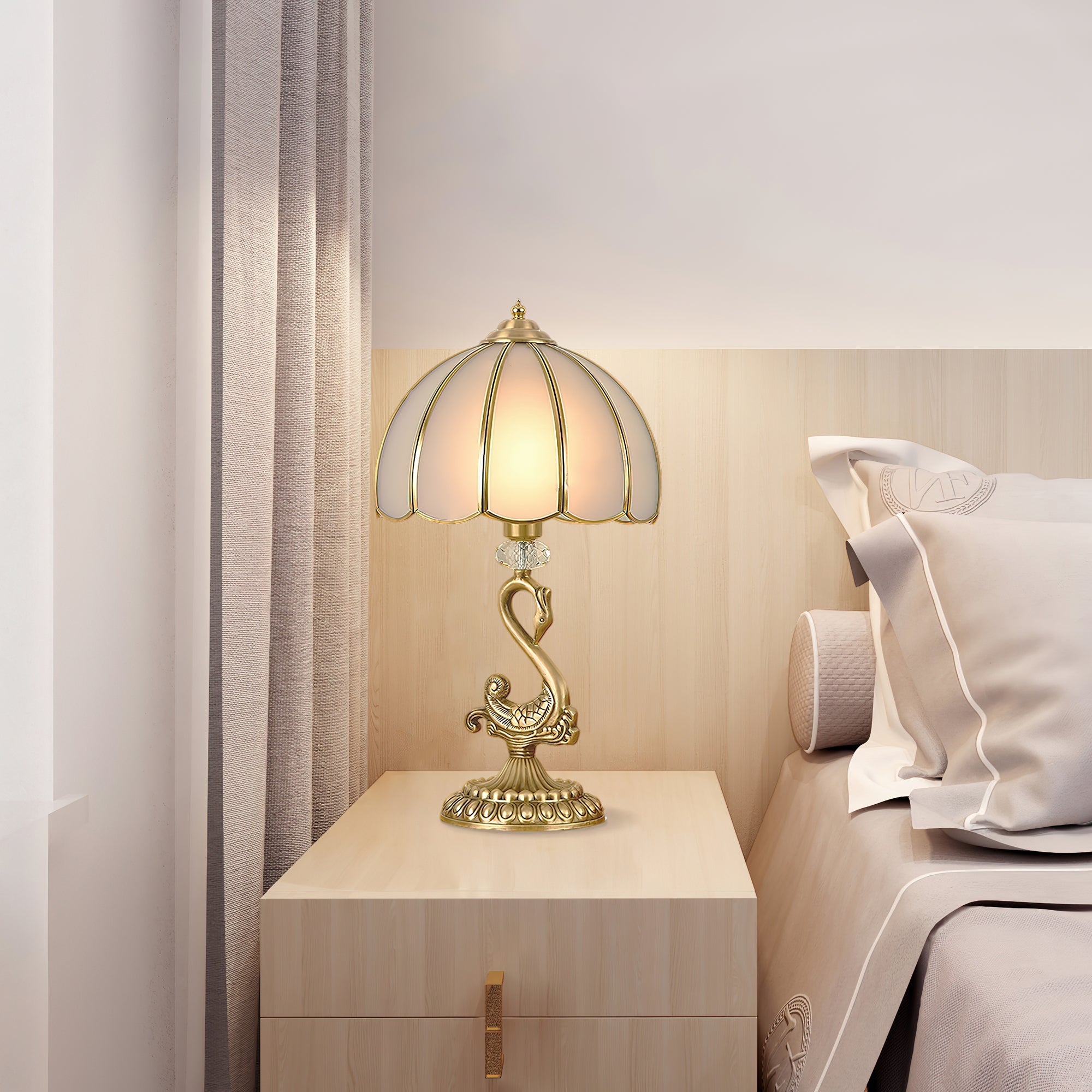 ライトラグジュアリー真鍮スワンテーブルランプ