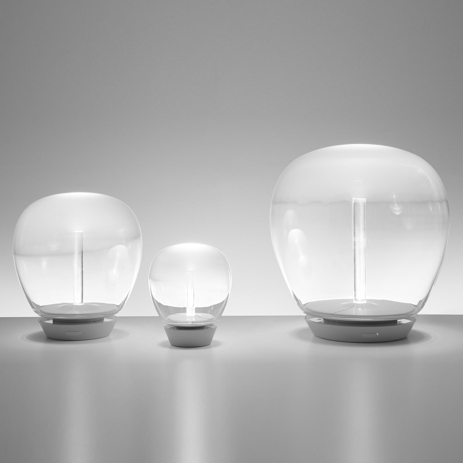 共感テーブルランプ