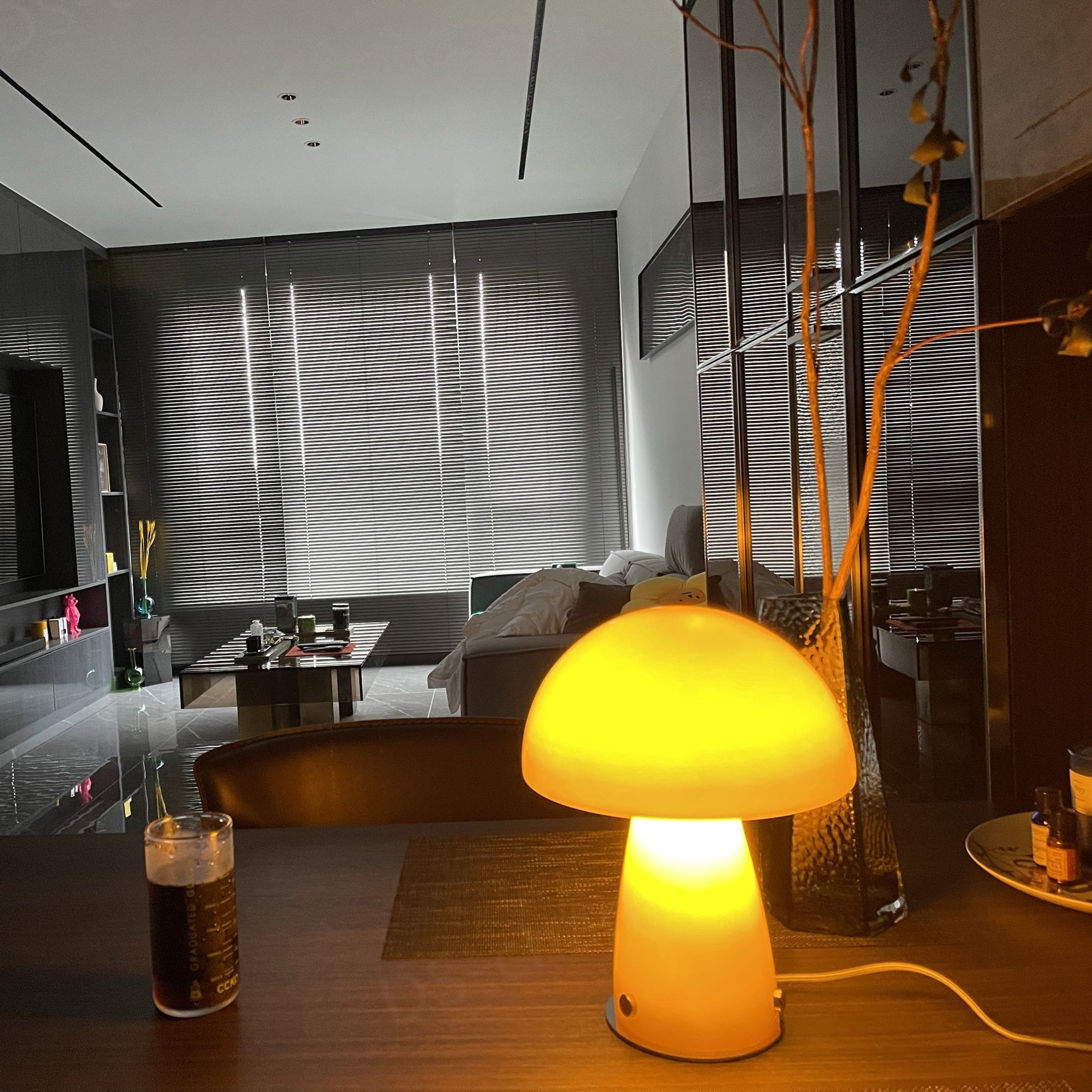 キノコのテーブルランプ