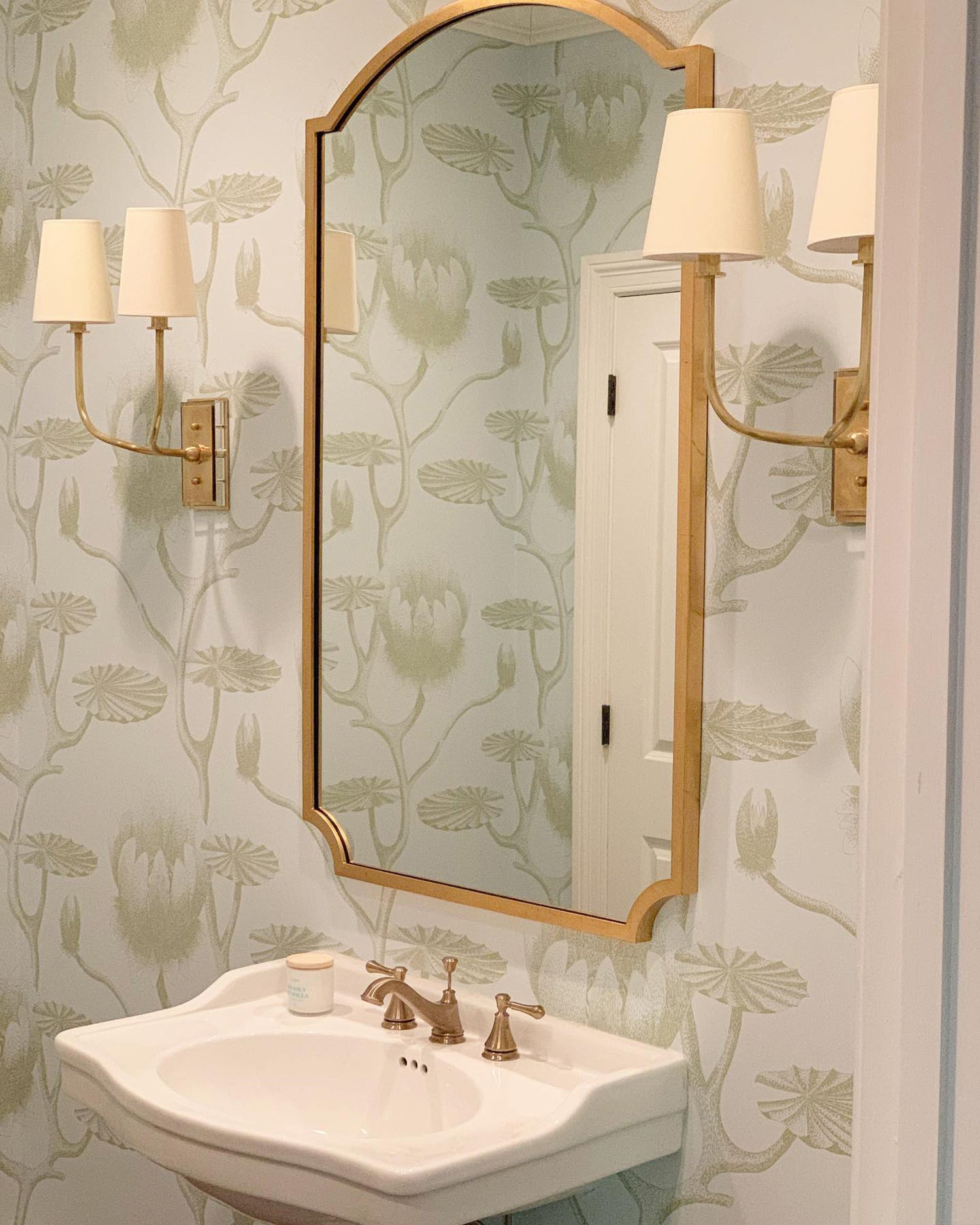 タヴェルニエ ウォールランプ