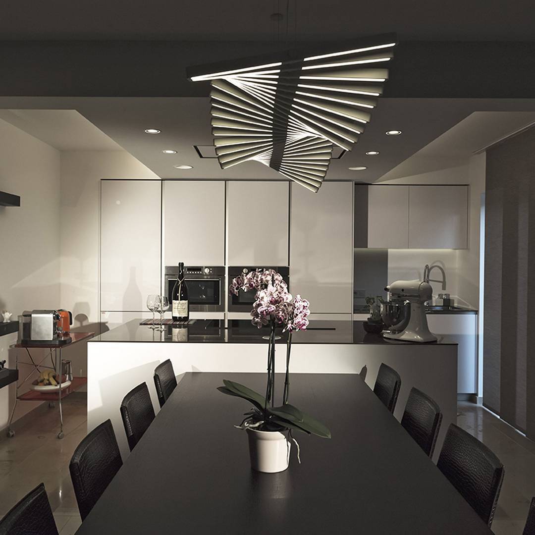 ピアノキー ブラックシャンデリア