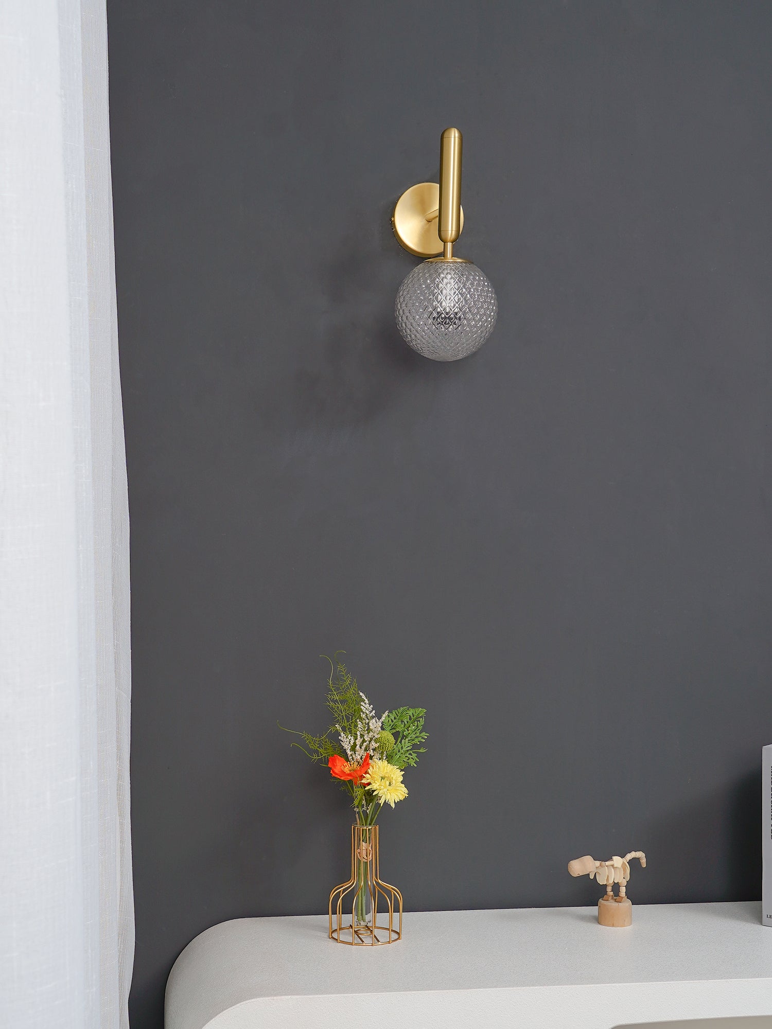 Miira Wall Light