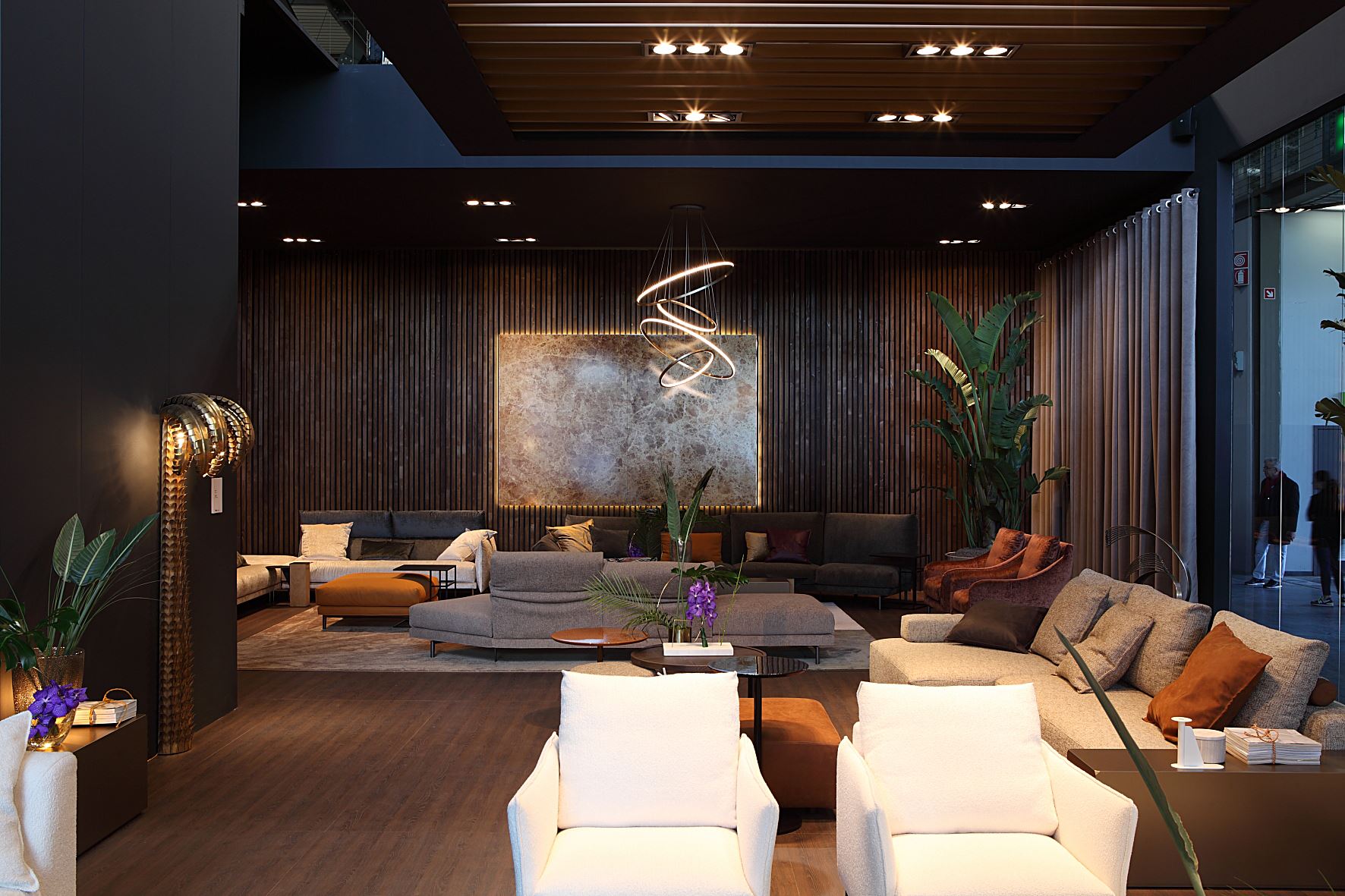 ロホヤのシルバーシャンデリア