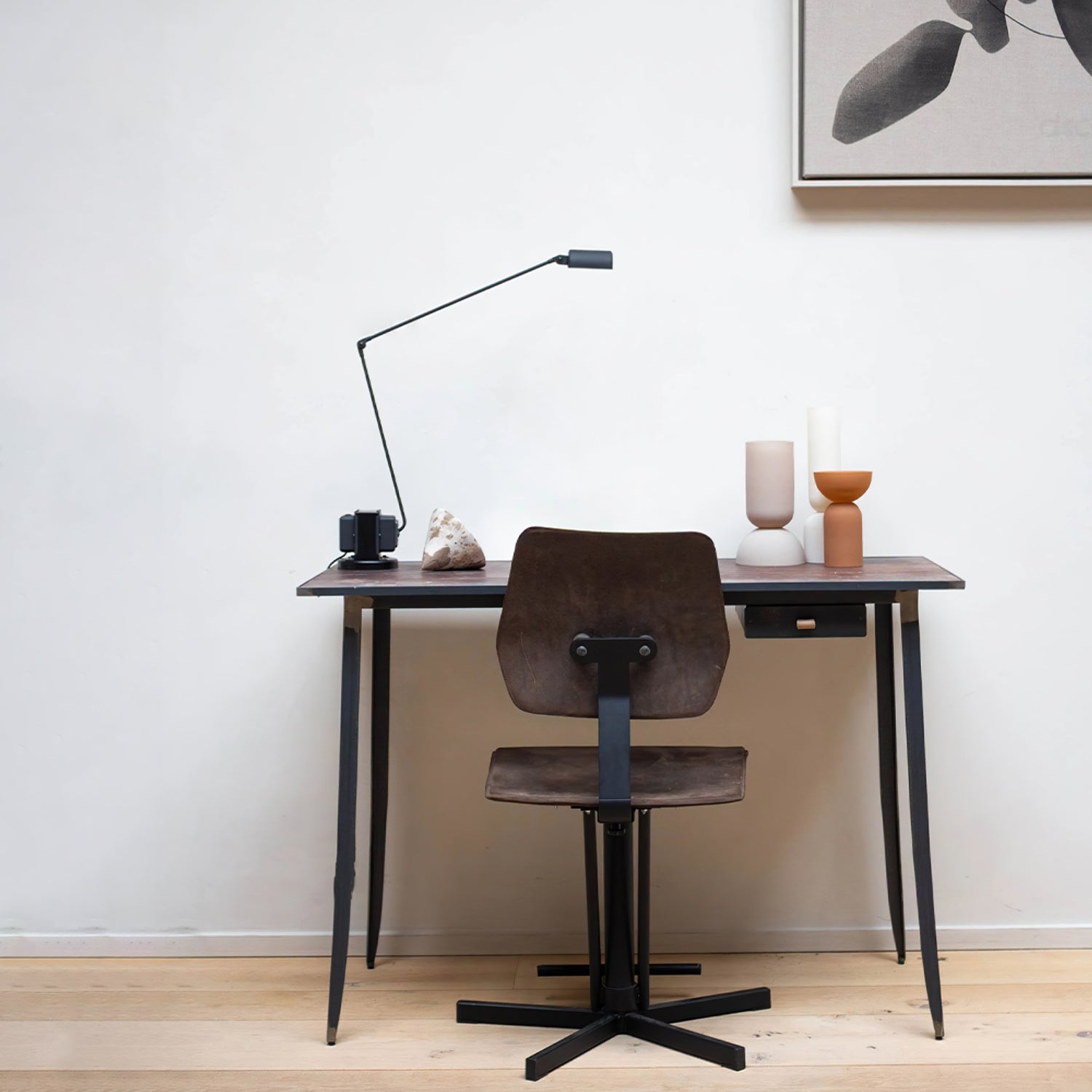 ダフィネス テーブルランプ