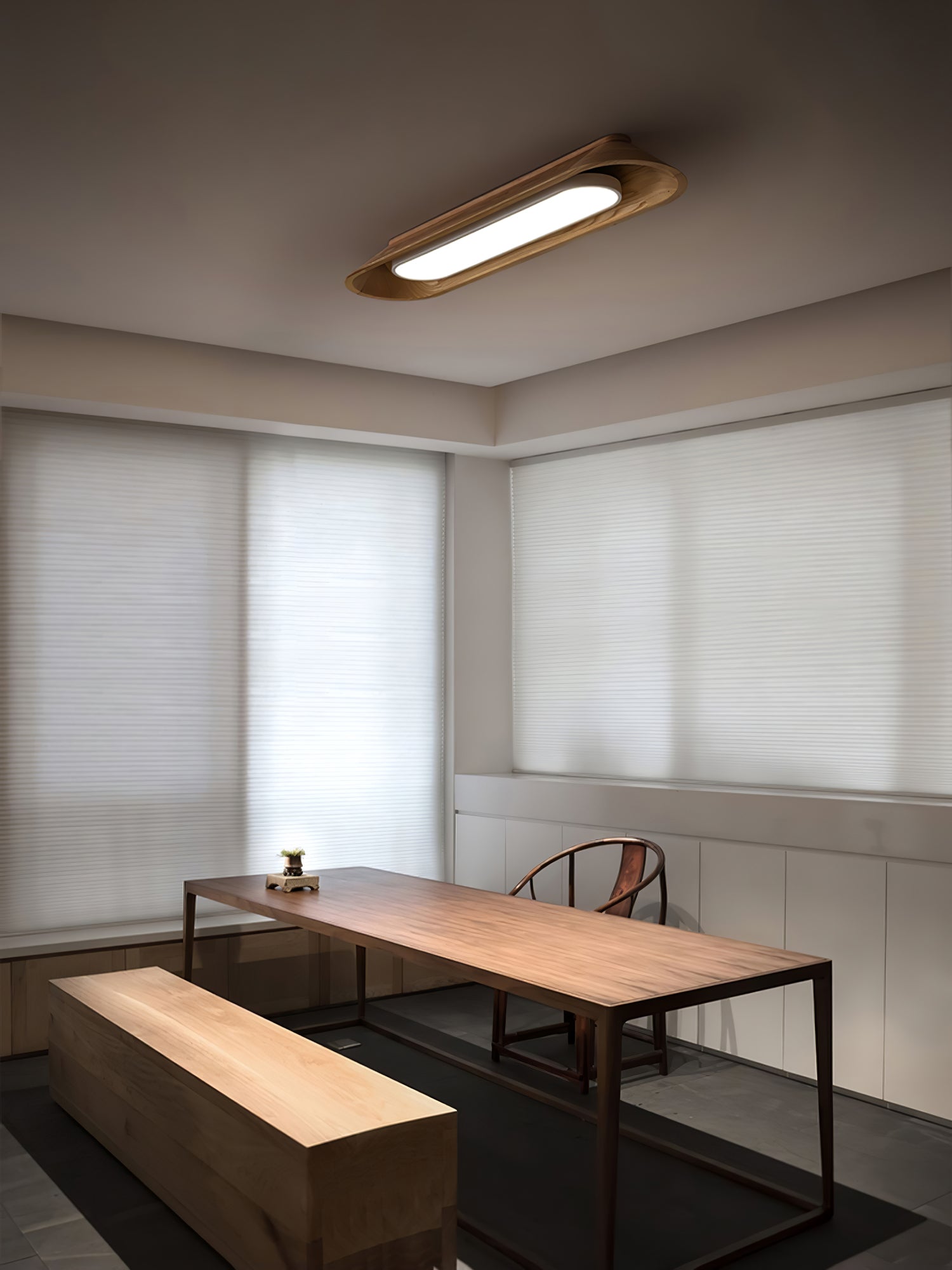 チャンネルシーリングランプ