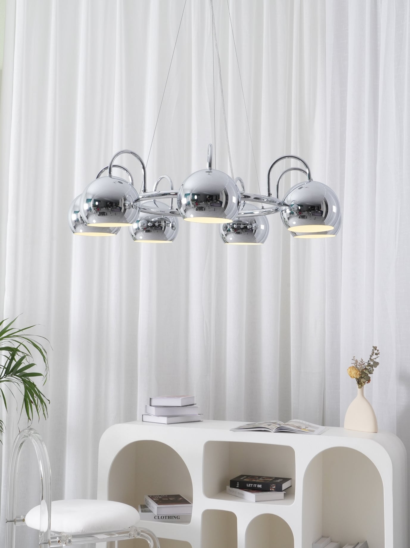 目玉シャンデリア