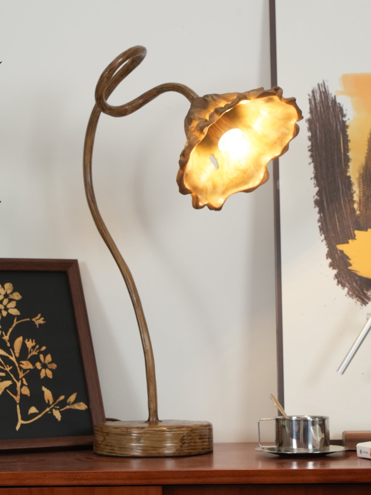 芸術的な蓮の葉のテーブルランプ