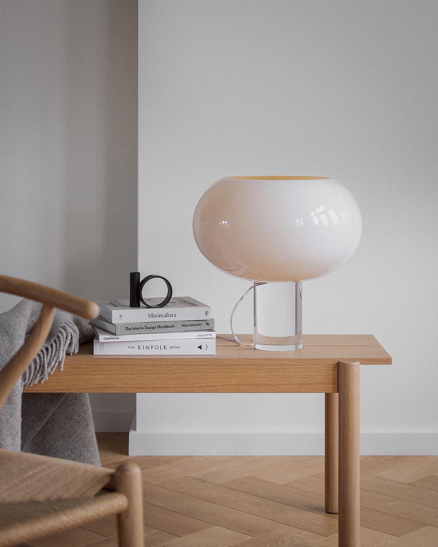 バッズ テーブルランプ