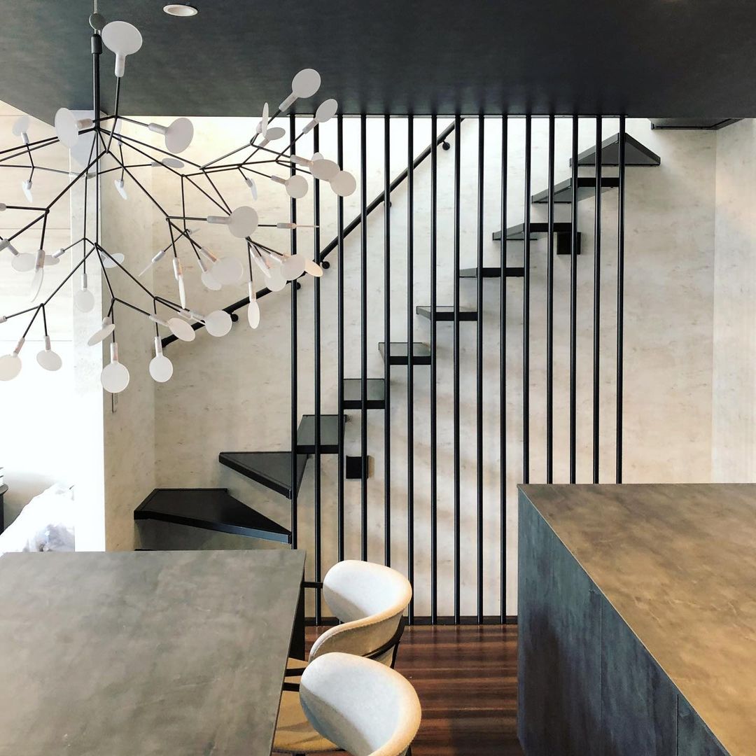 ヘラクレウム ブラック シャンデリア