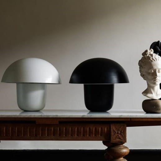 カール・ヨハン マッシュルーム テーブルランプ