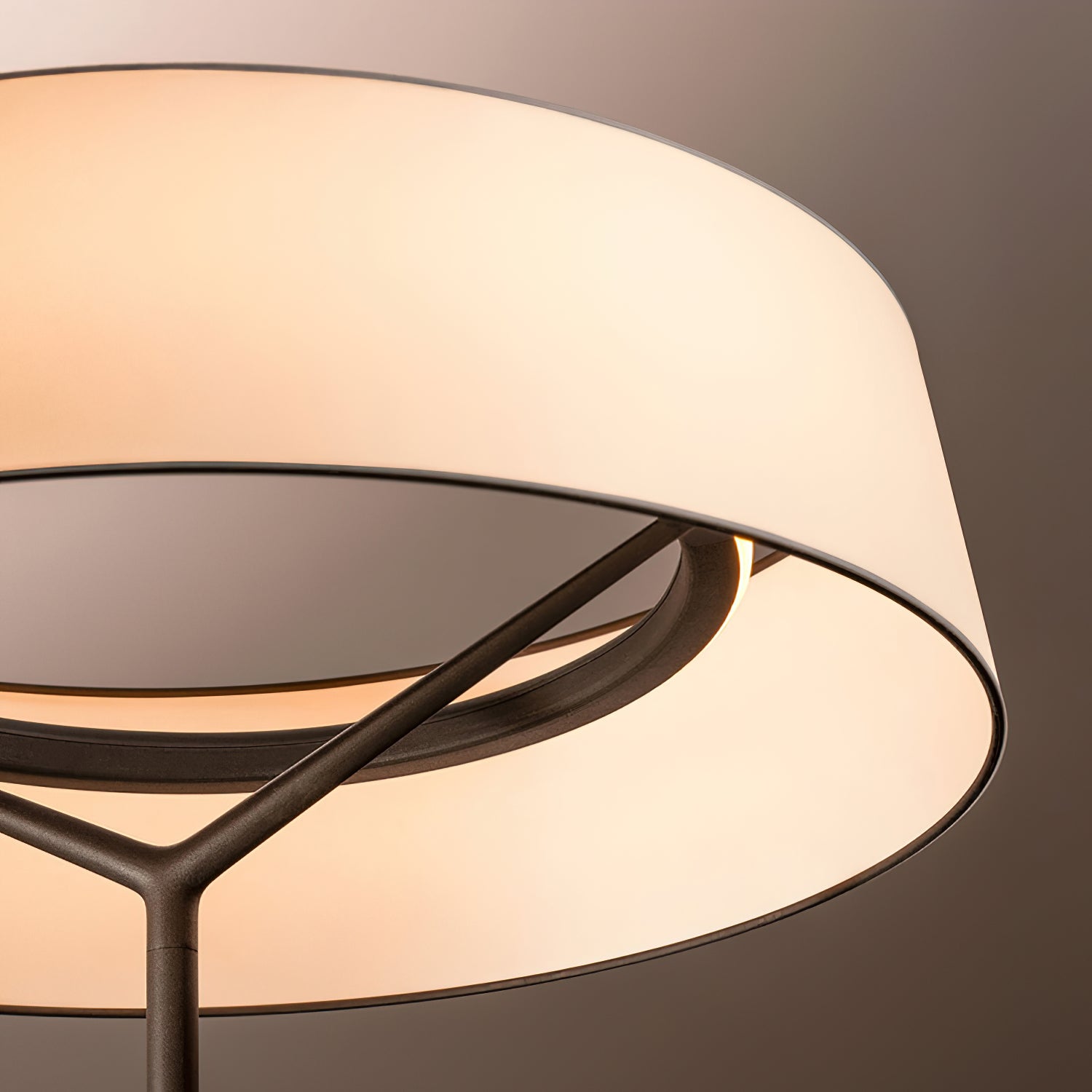 ネモル テーブルランプ