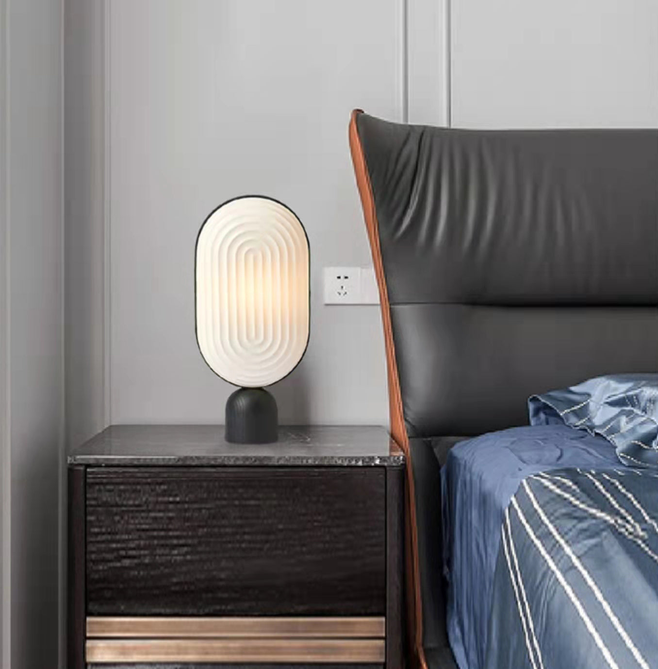 アークテーブルランプ