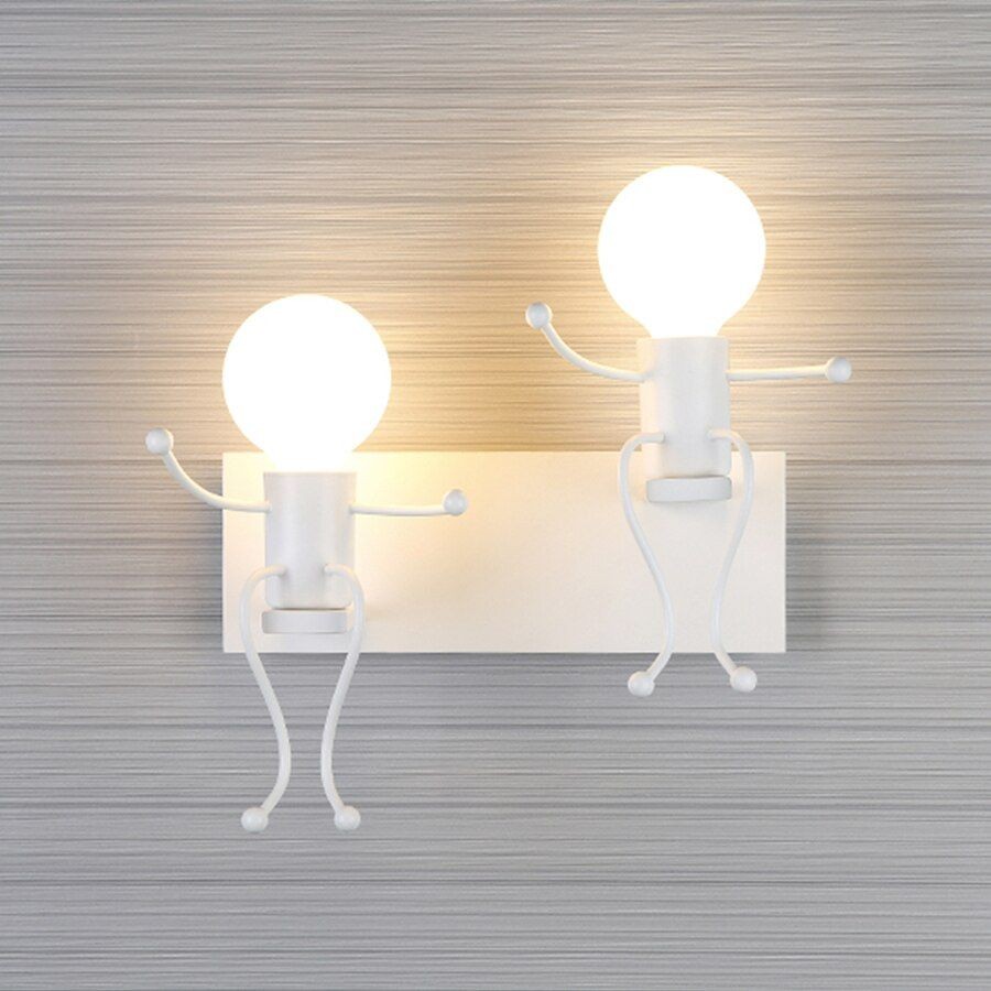 斬新な人型ウォールライト