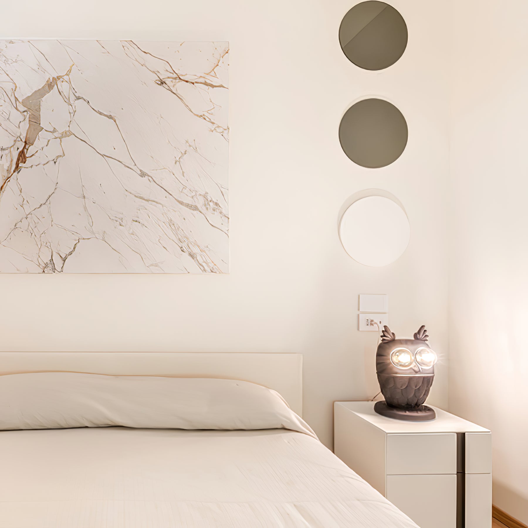 フクロウのテーブルランプ