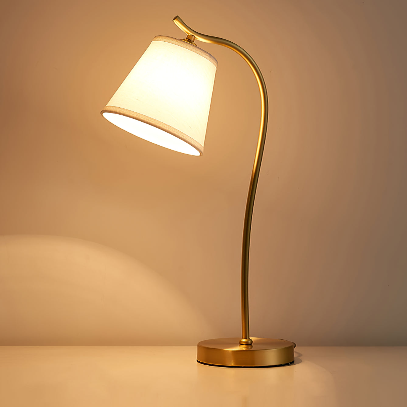 アネタ テーブルランプ