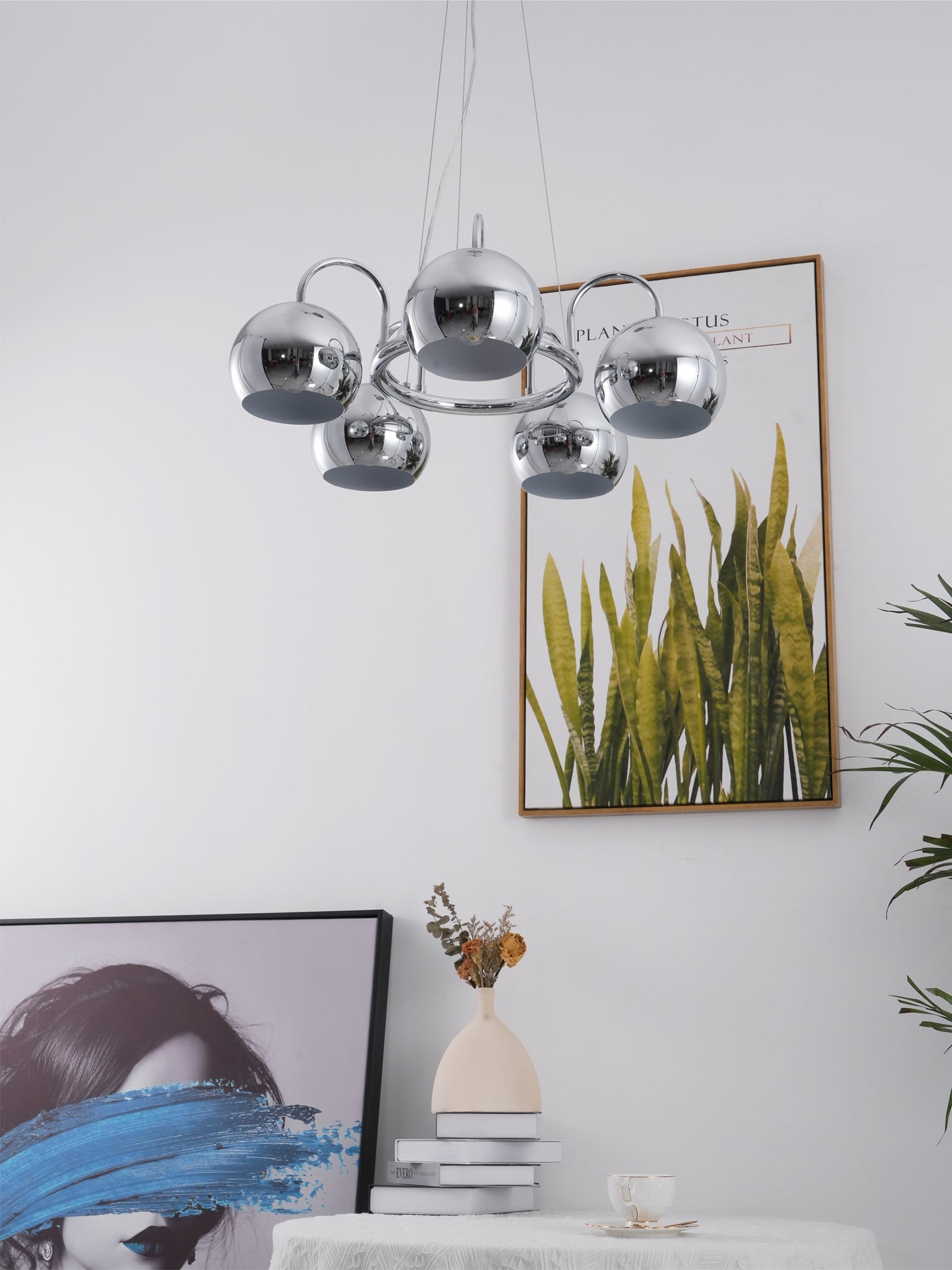 目玉シャンデリア