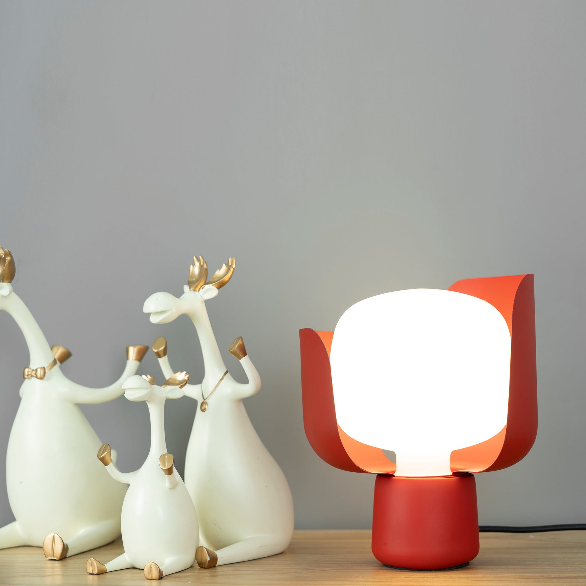 Blom Table Lamp