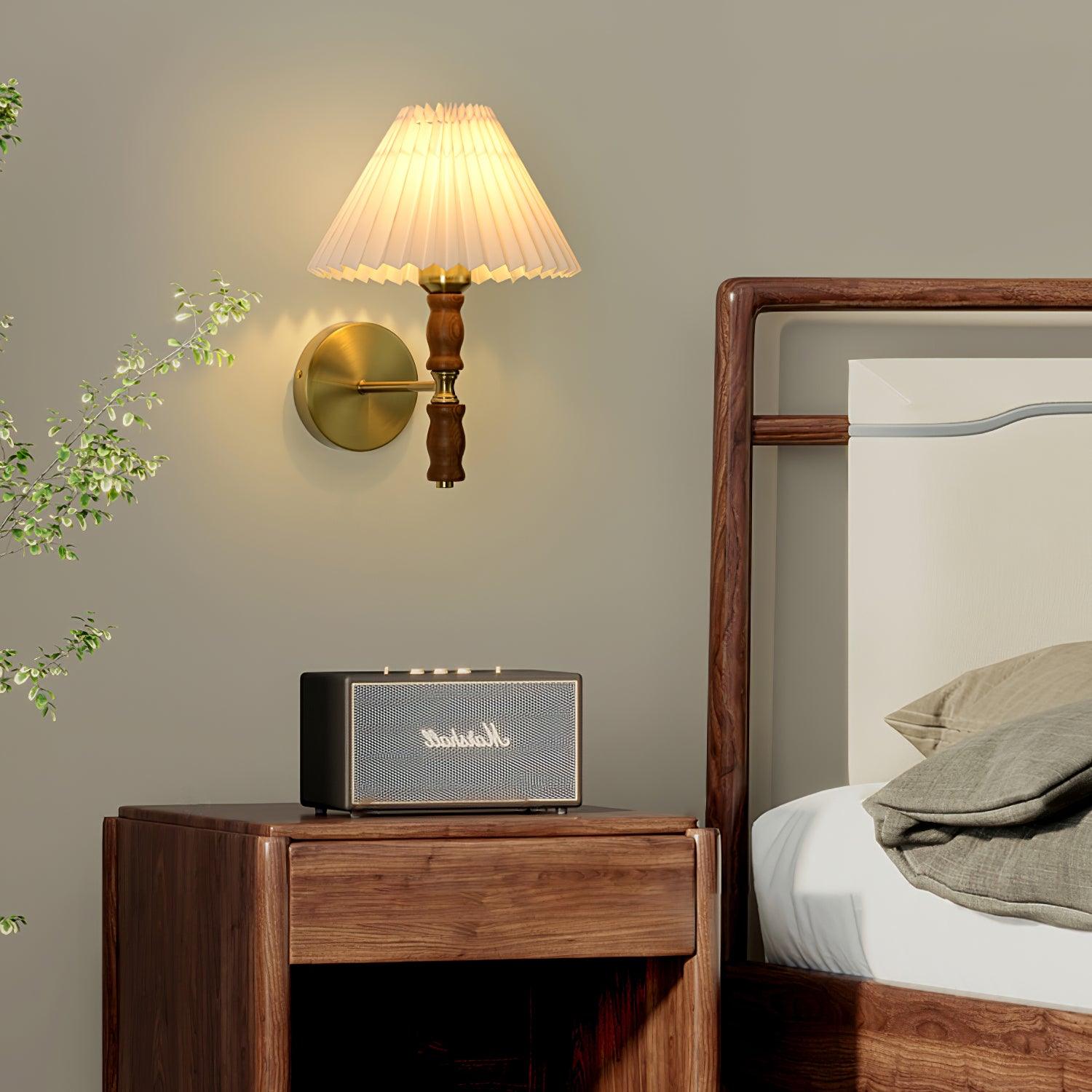 プリーツウォールナットウォールライト