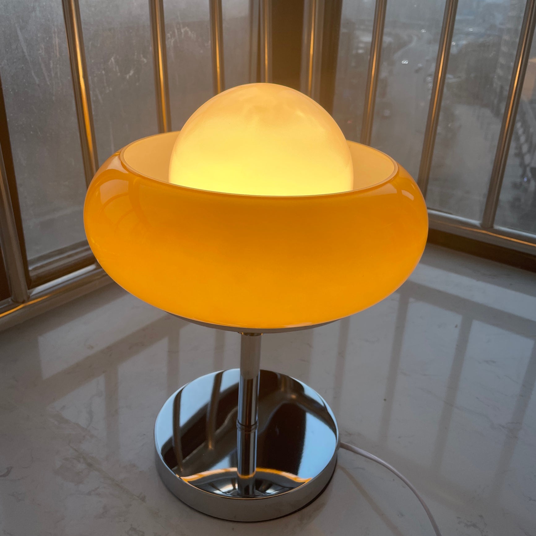 ハーヴェイ テーブルランプ