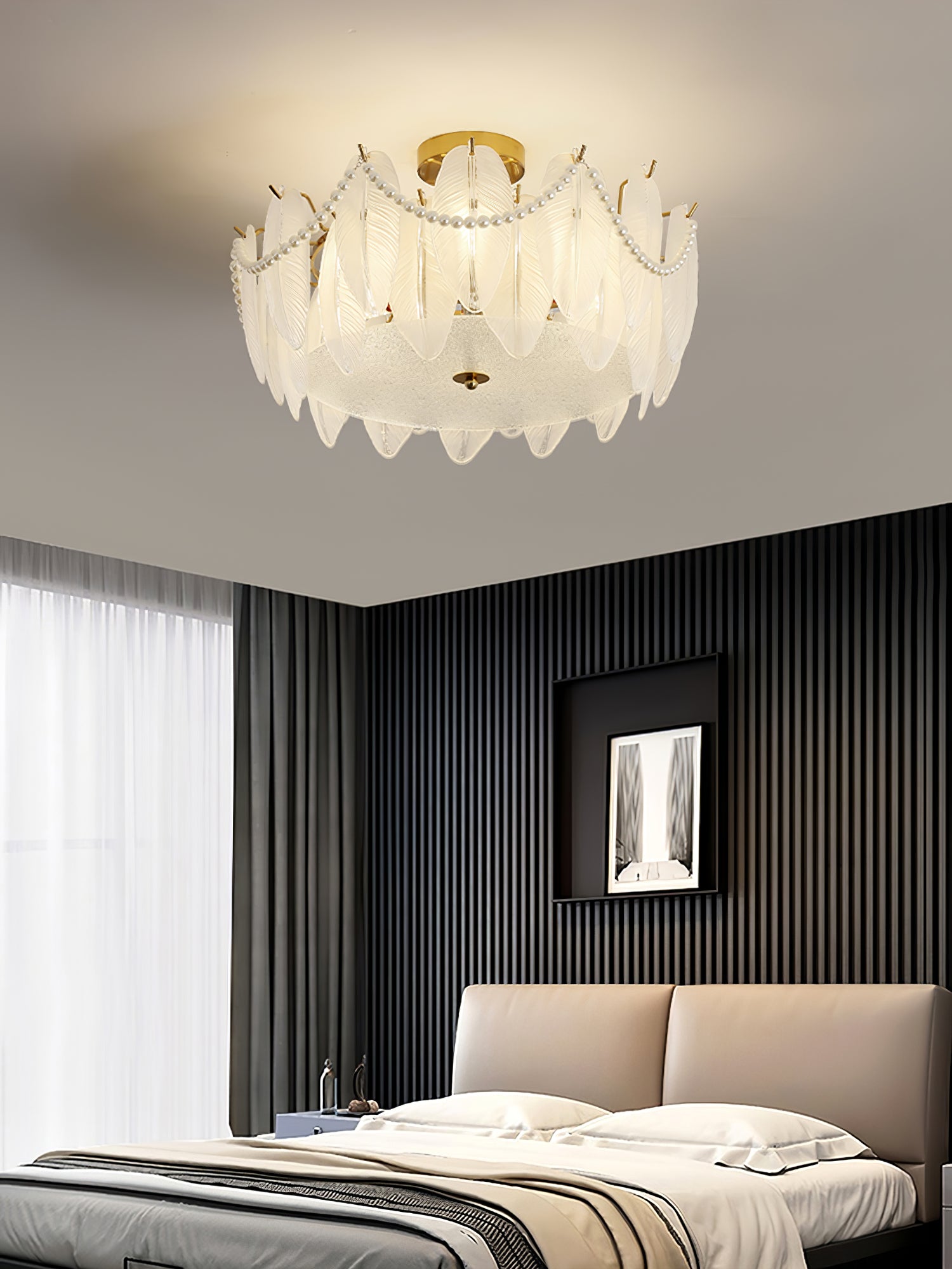 ガラスの羽根のシャンデリア