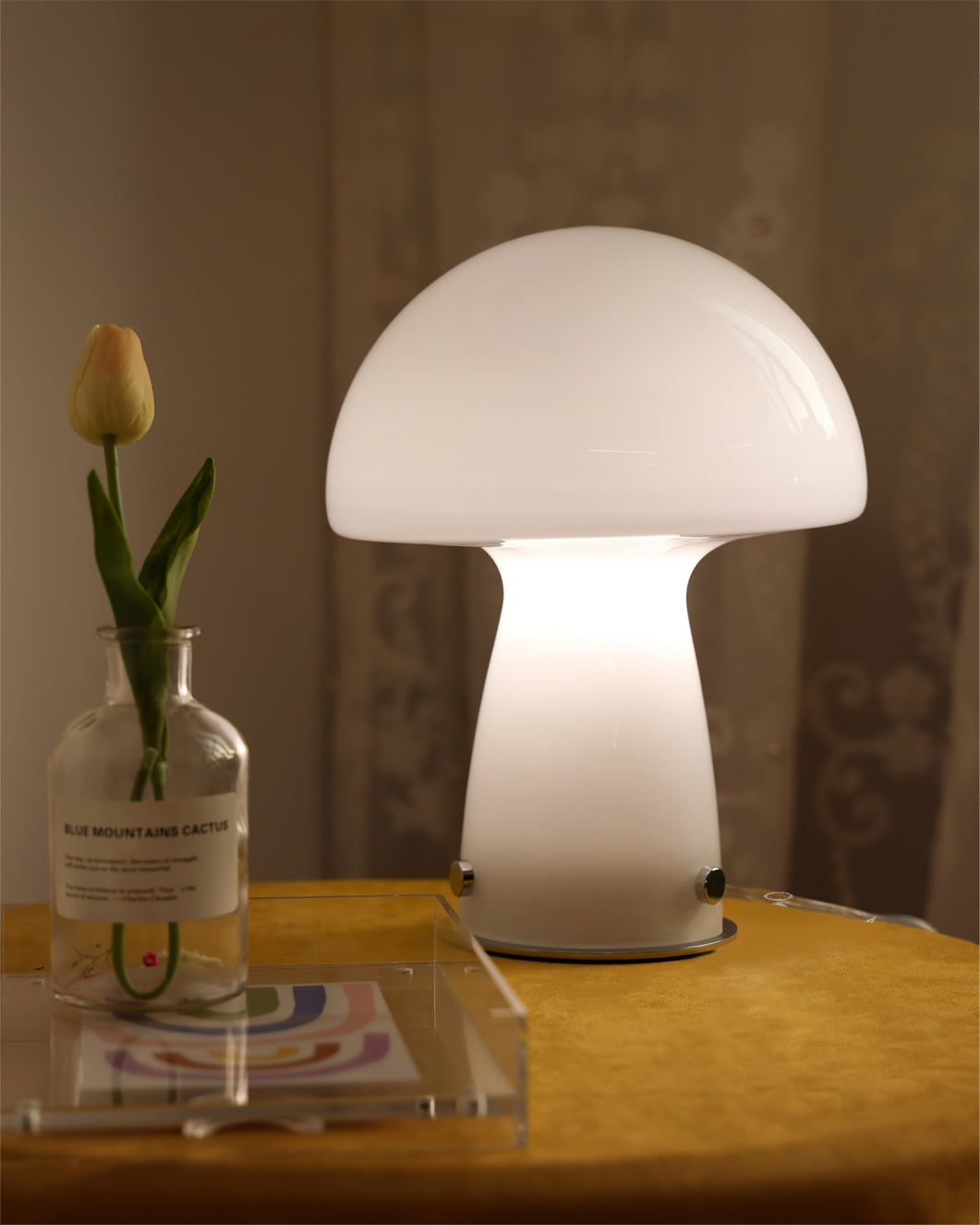 キノコのテーブルランプ