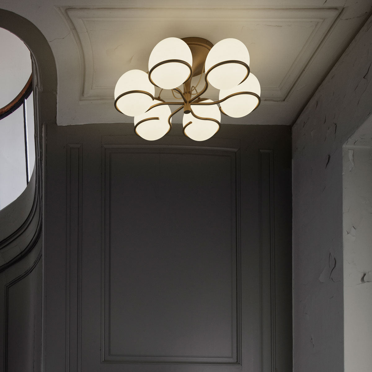 球形シーリングランプ