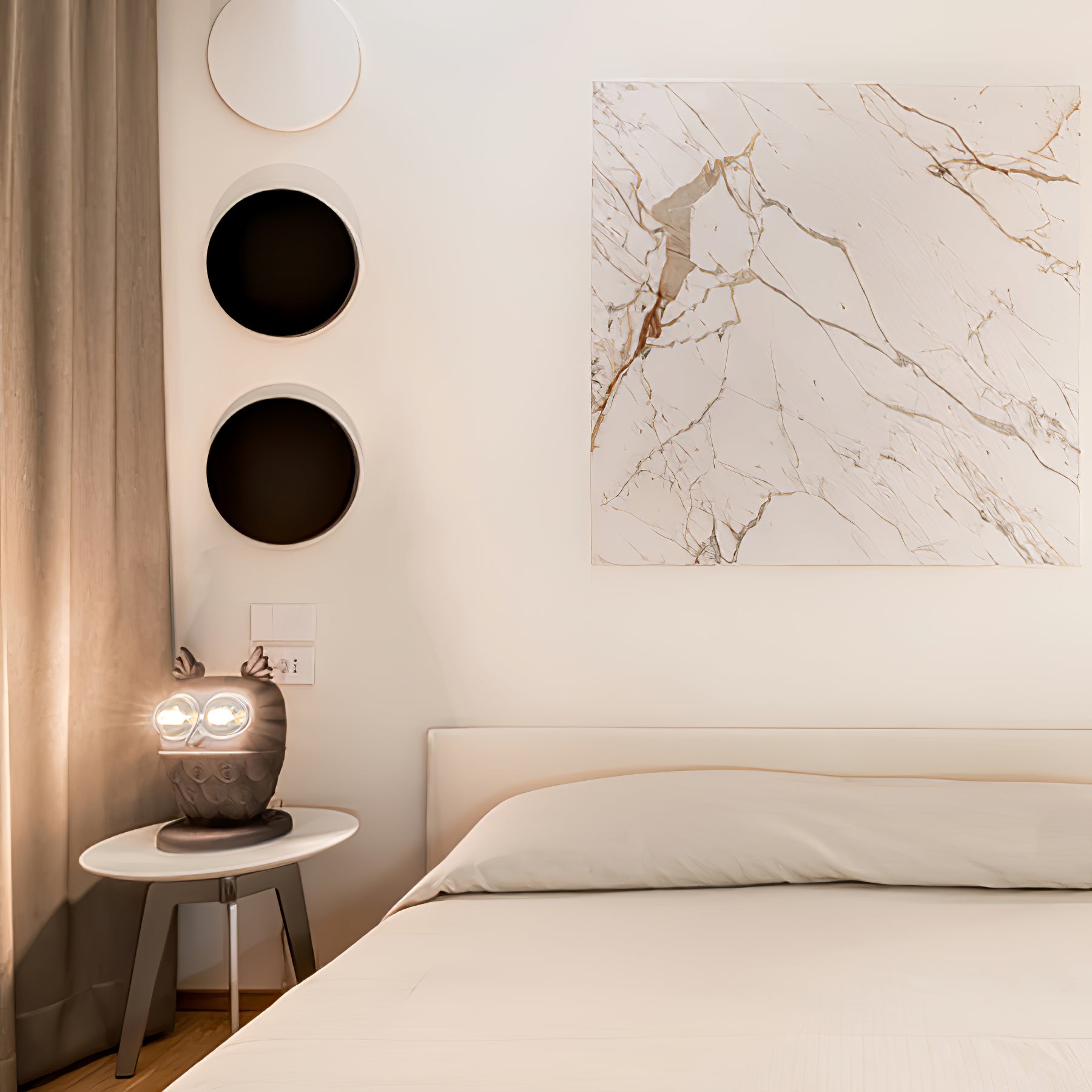 フクロウのテーブルランプ