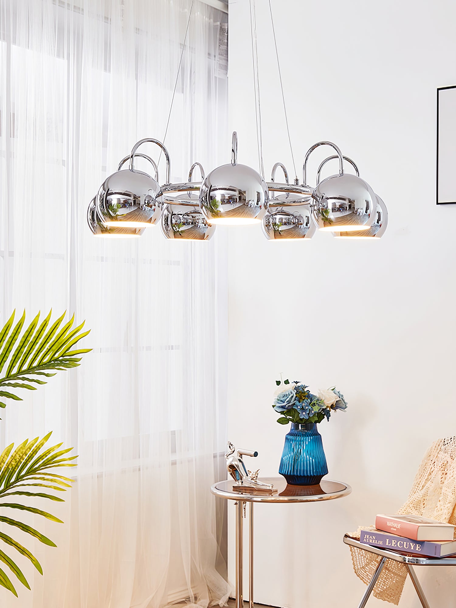 目玉シャンデリア