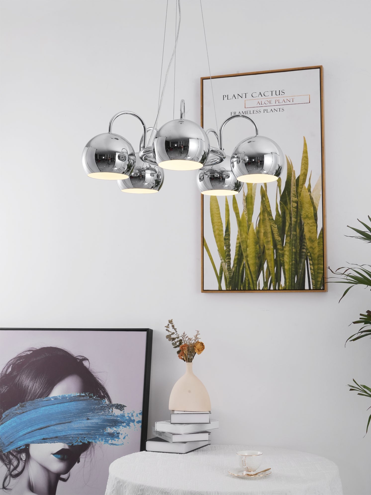 目玉シャンデリア