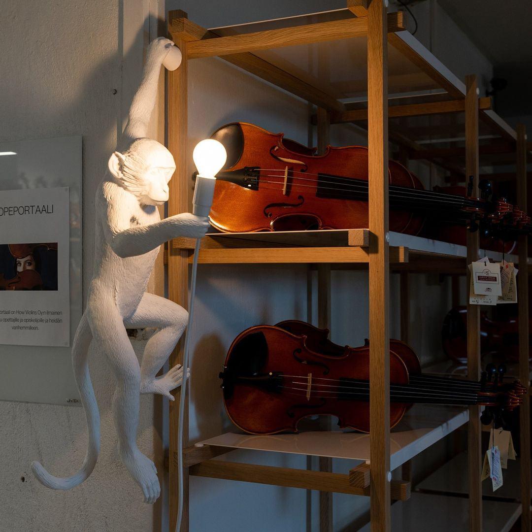 モンキーウォールランプ