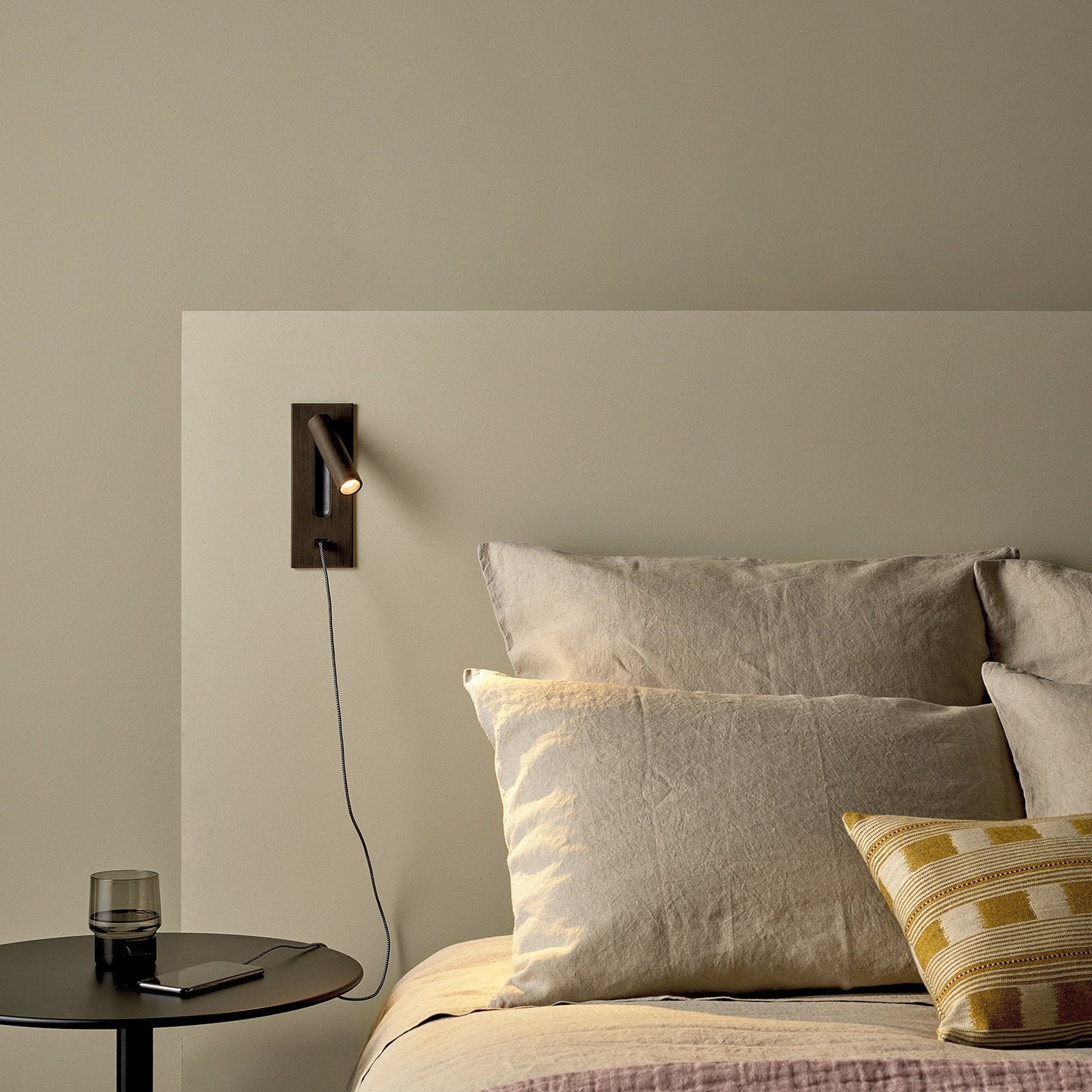 Modern Minimalist Bedroom Wall Lamp
