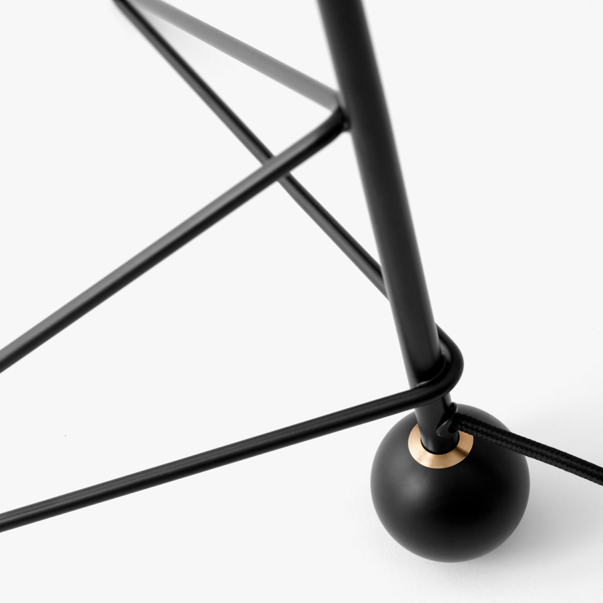 Tripod Table Lamp