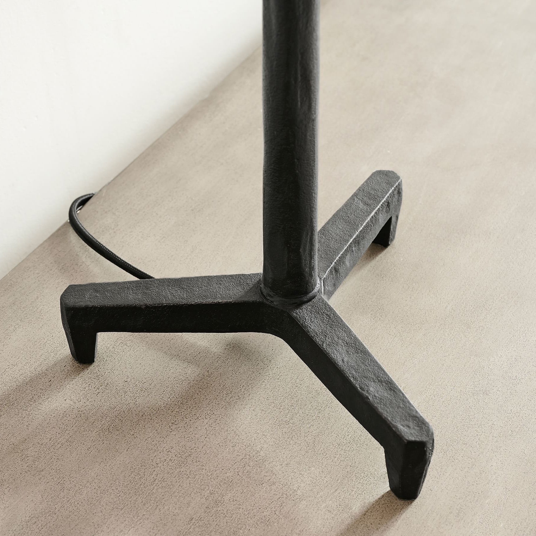 ファロン テーブルランプ