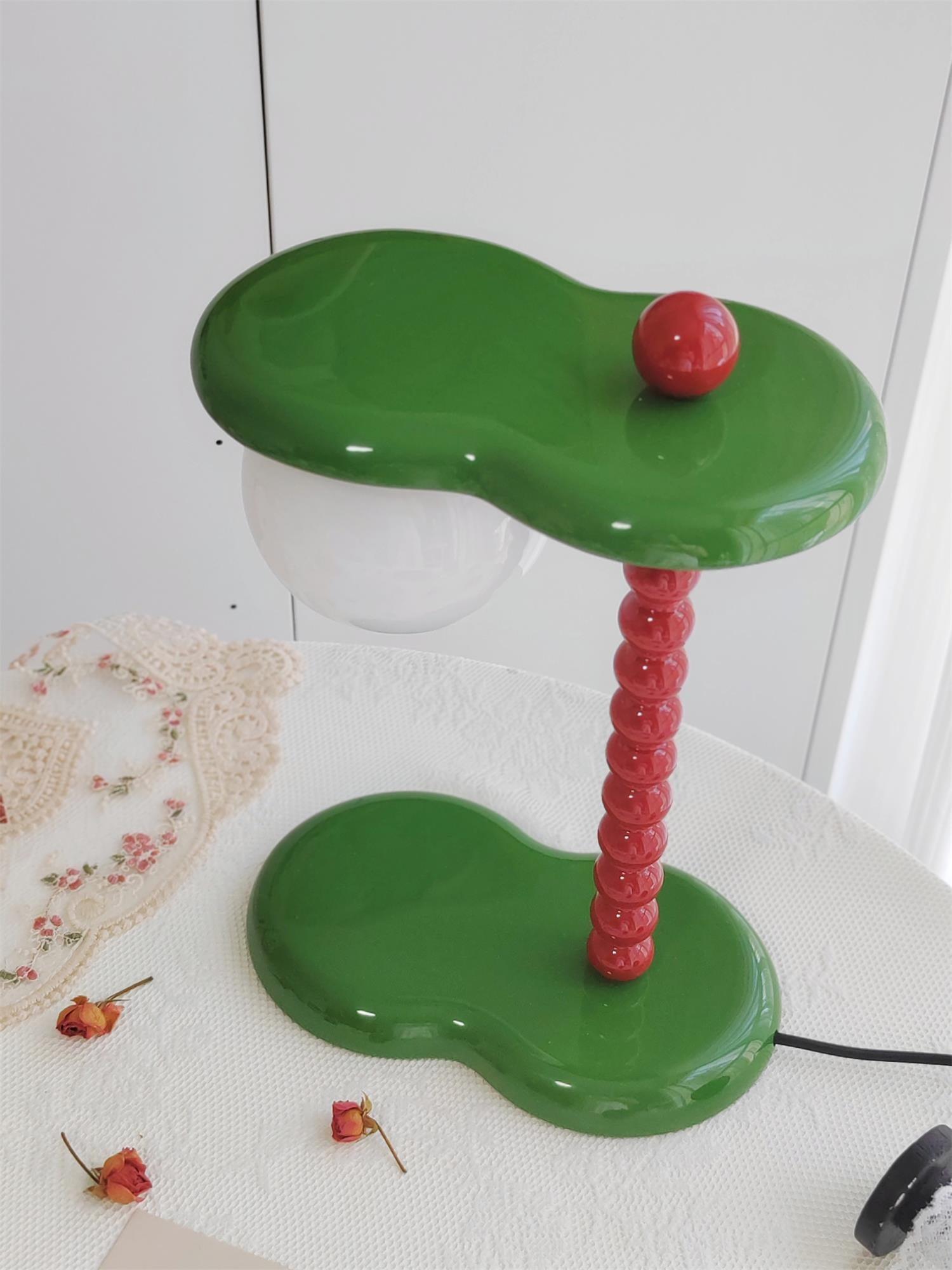 エヴェラルダ メタルテーブルランプ