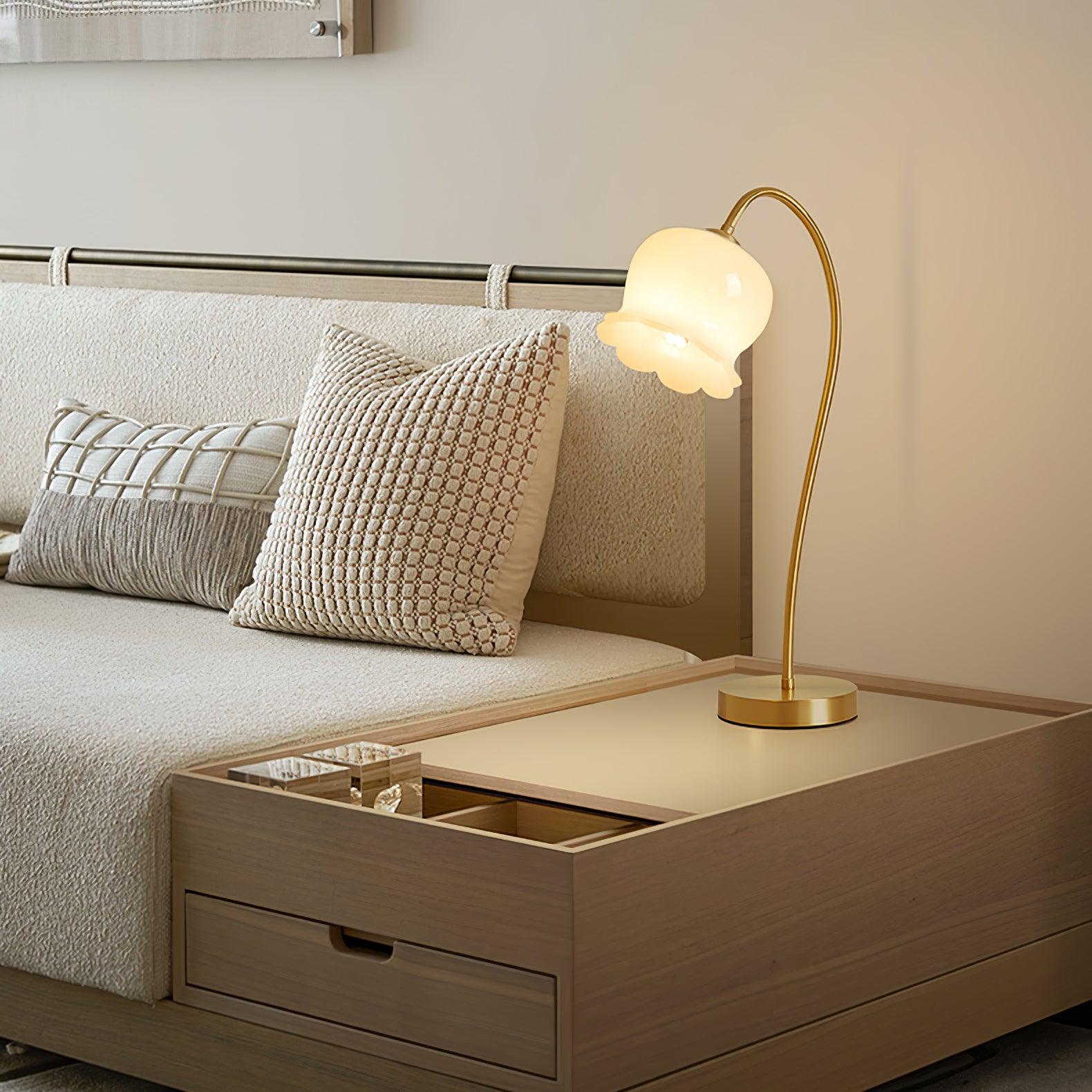 蘭のテーブルランプ