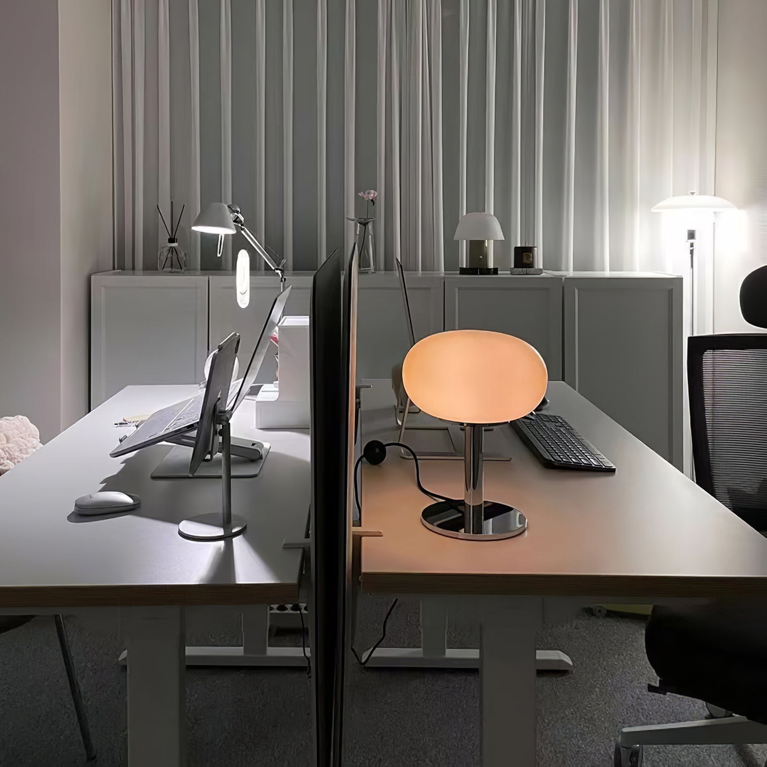 Am1n Table Lamp