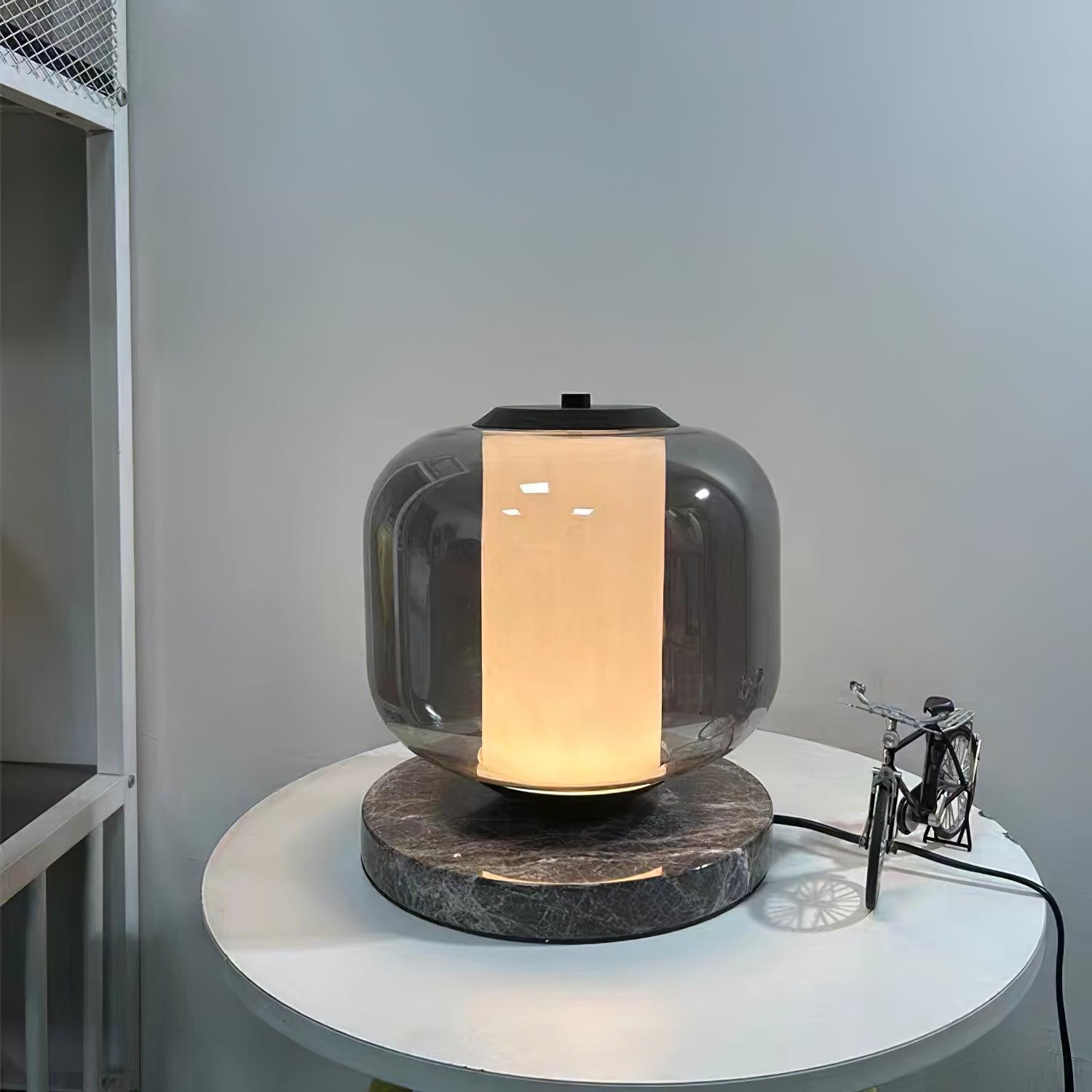 エイラ大理石テーブルランプ