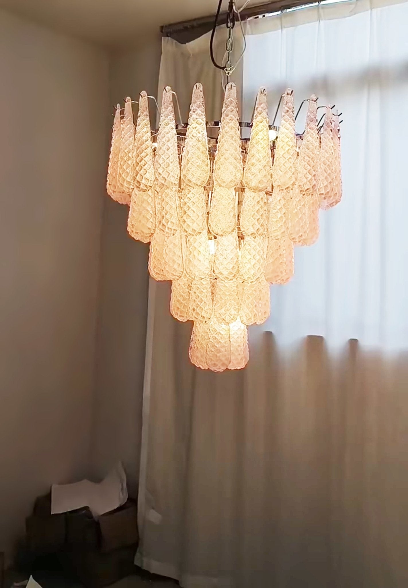 Triedri Teardrop Chandelier